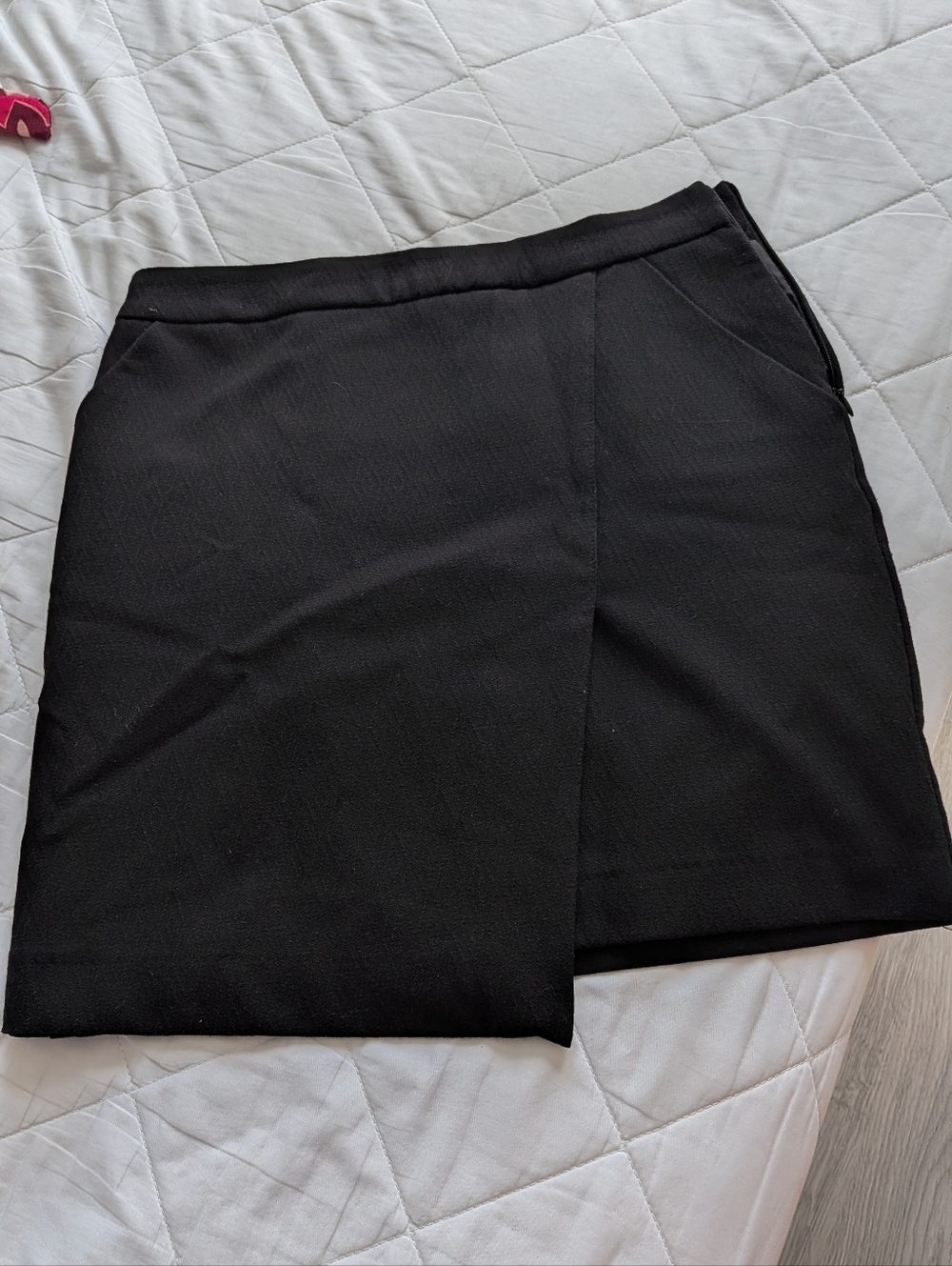 Woman Black Textured Skirt
